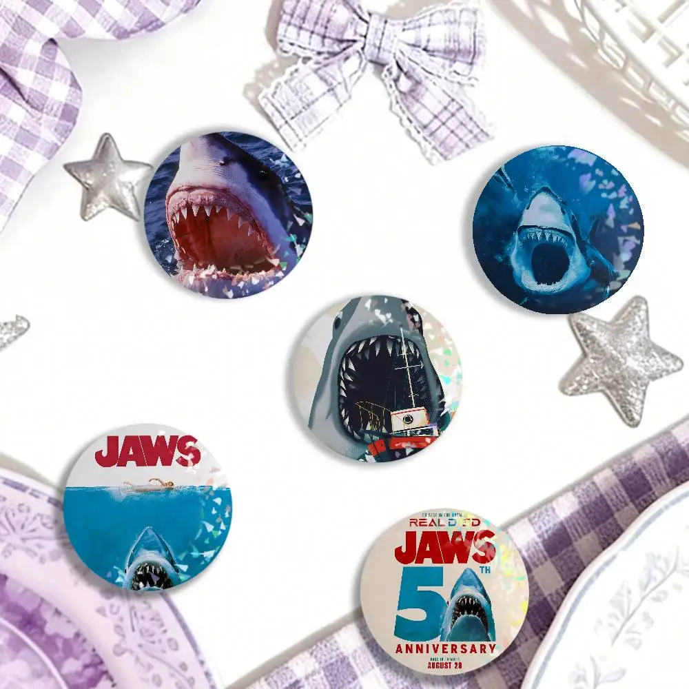 Film-Jaws-Laser-Abzeichen, kreative Broschen, Rucksack-Accessoires, tolle Geschenke für Freunde und Kinder