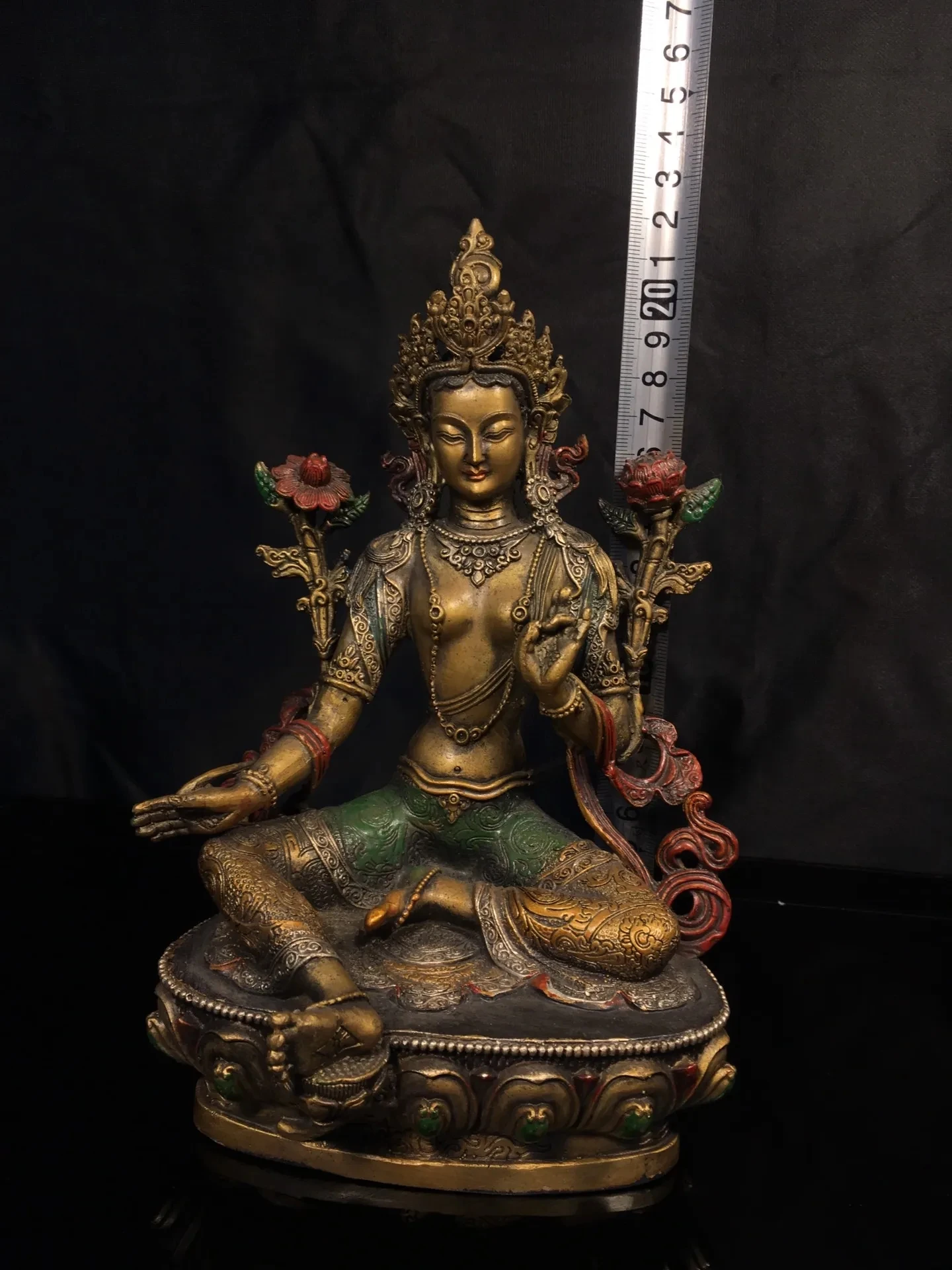 Ancient China\'s refined pure copper painted green Tara Buddha with exquisite craftsmanship and thick coating