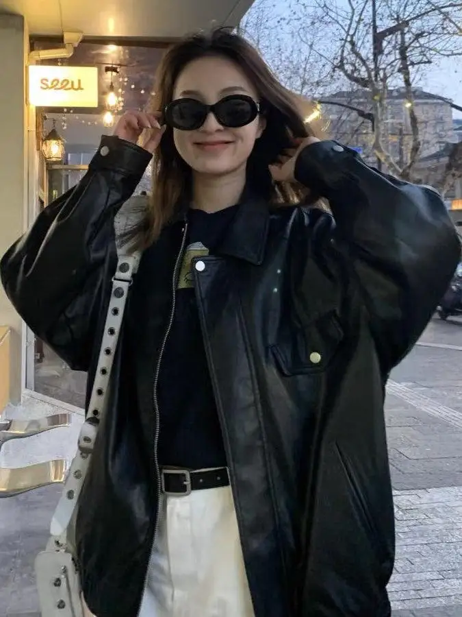 

Новая женская зимняя куртка 2025 года из искусственной кожи с воротником на молнии, свободного кроя, стройнящая фигуру, в американском ретро-стиле, для мотоциклистов, верхняя одежда