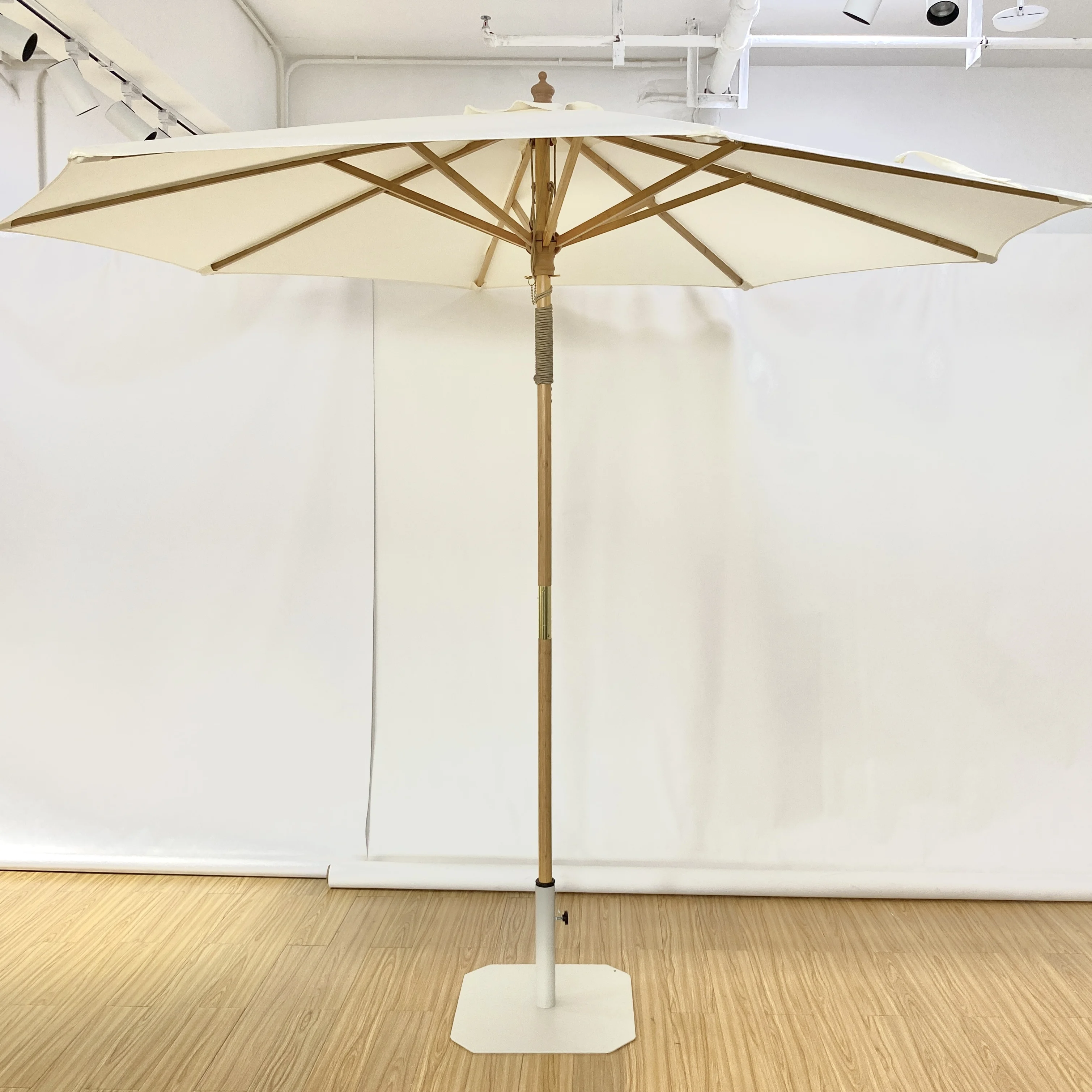 MIA Garden Patio Wooden Pole Pulley Beach Bamboo ECO Friendly Outdoor Bamboo Umbrella for Hotel