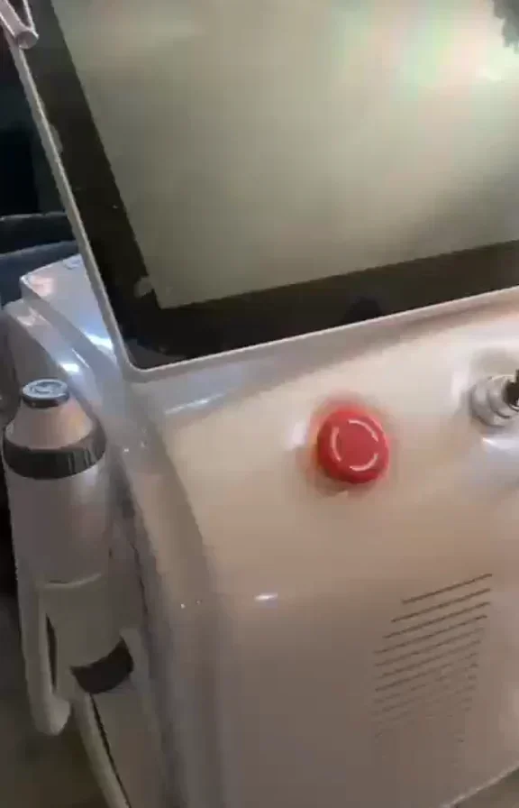 YF 5 Wavelengths 4000W Picosecond Laser IPL And RF Soprano 4-in-1 Diode Laser Hair Removal Device Is Painless And Suitable