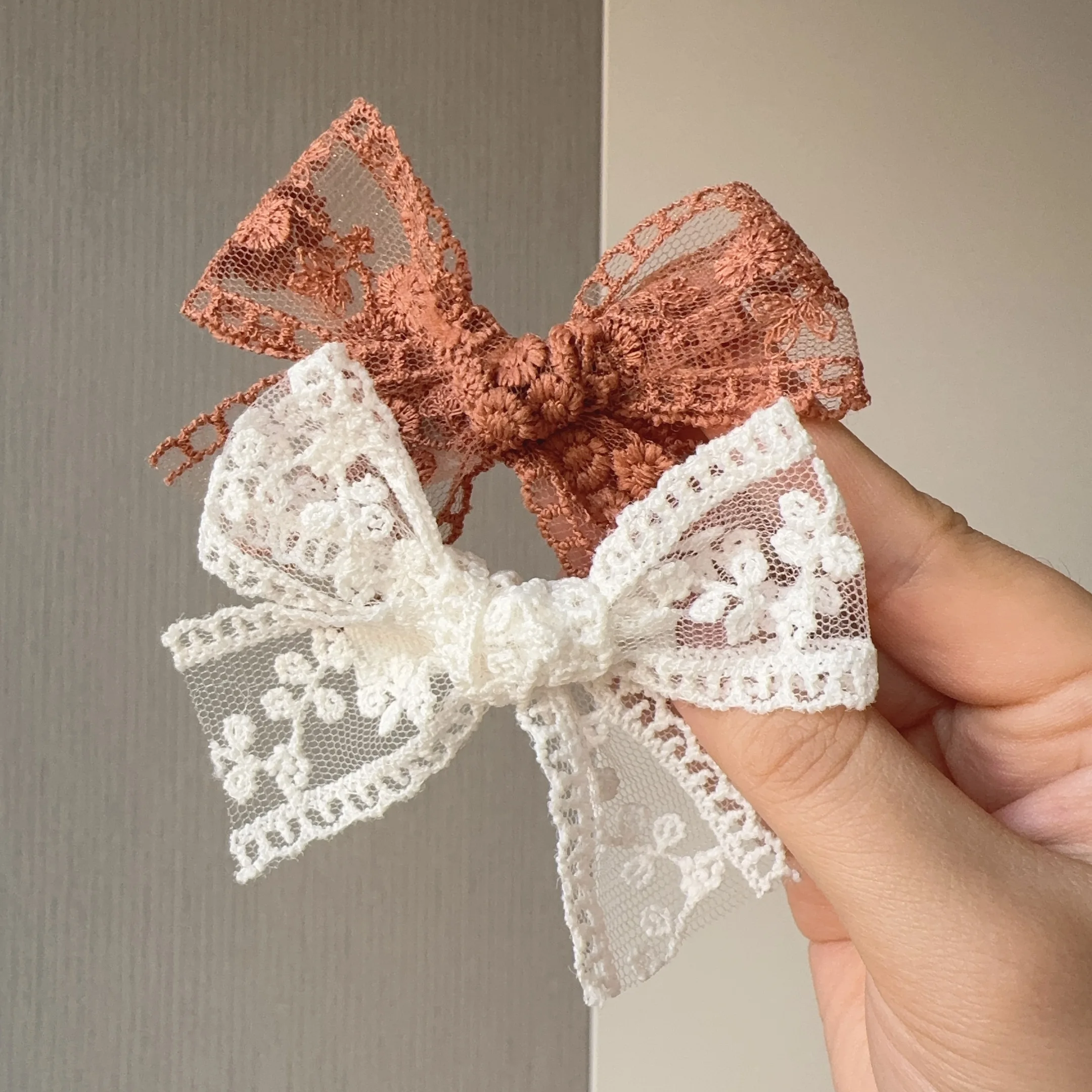 2Pcs/Set Cute Solid Lace Cutout Bowknot Hair Clips for Baby Girls Handmade Bows Hairpin Barrettes Headwear Kids Hair Accessories