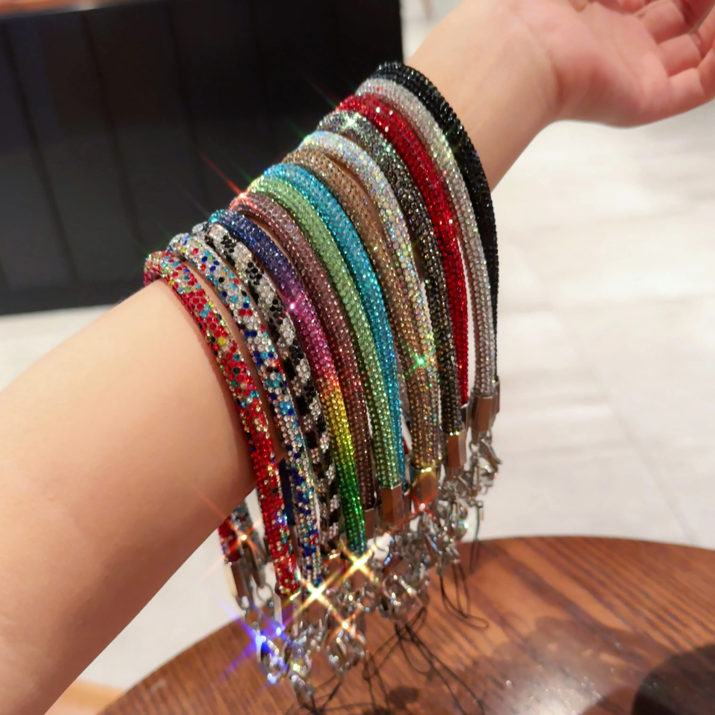 

0.7 Full Diamond Round Buckle Mobile Phone Hanging Rope Long Style Super Hot Small Fragrance Feng Shui Diamond Hanging Chain New