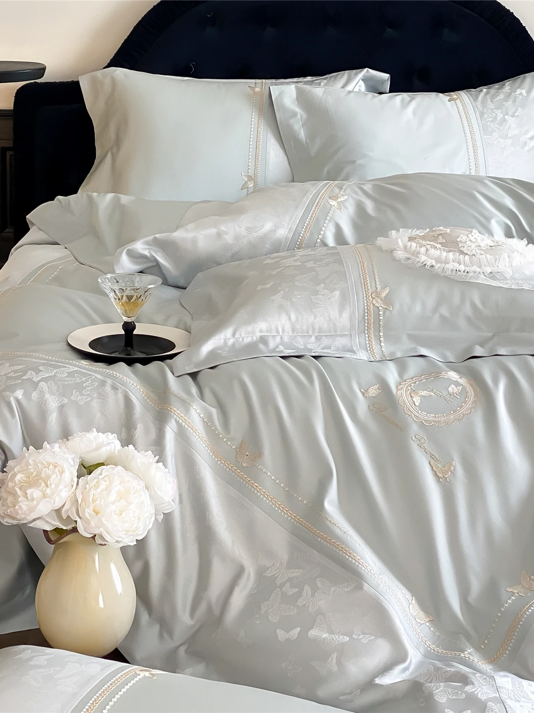 Elegant 140 Thread Count Long Staple Cotton Four Piece Set Full Cotton Embroidered Floral Bedding All Seasons High Density Fa...