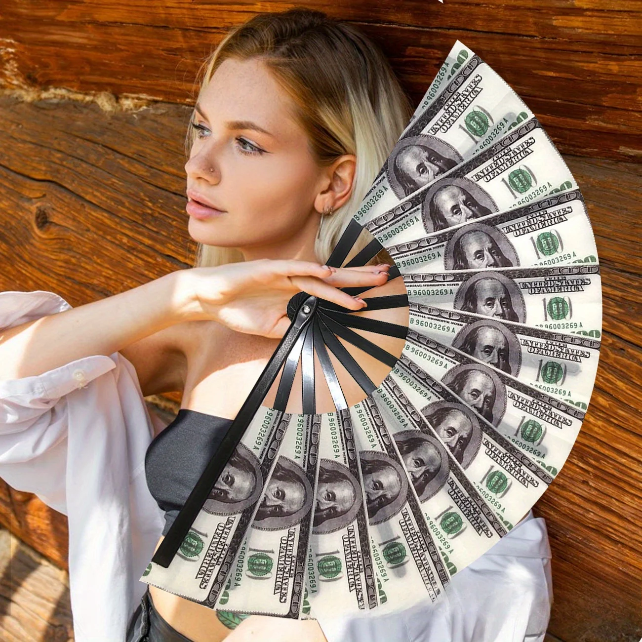 The Plastic Fracture Folding Fan of The US Dollar Banknote Design Is Portable and Durable, Suitable for Gatherings and Events