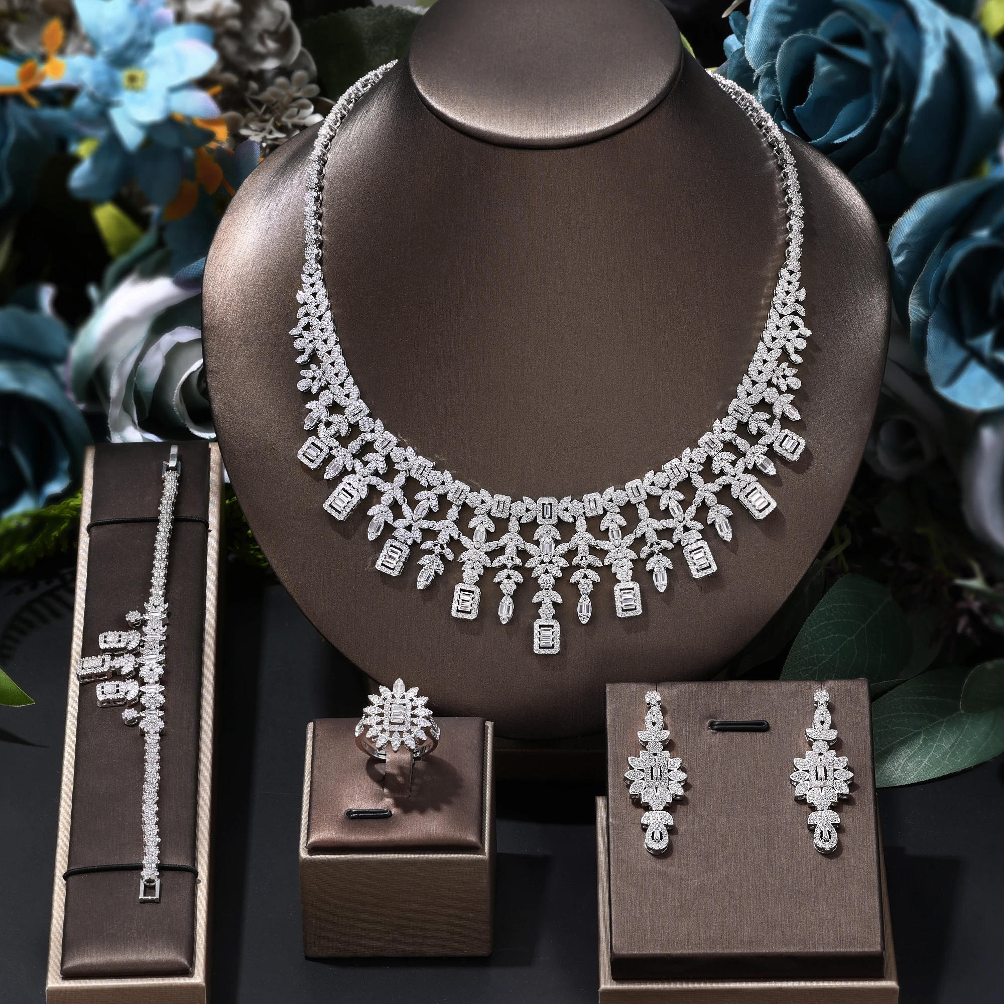 

2024 New Luxury 4-piece Women's Wedding Jewelry Set Crystal Necklace Set Nigeria Dubai Jewelry Set