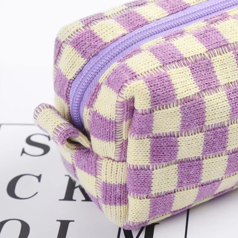 Checkerboard Knitted Pencil case Contrast Woolen Grid Large Capacity Woman Portable Storage Bag Makeup Bag Travel Wash Bag