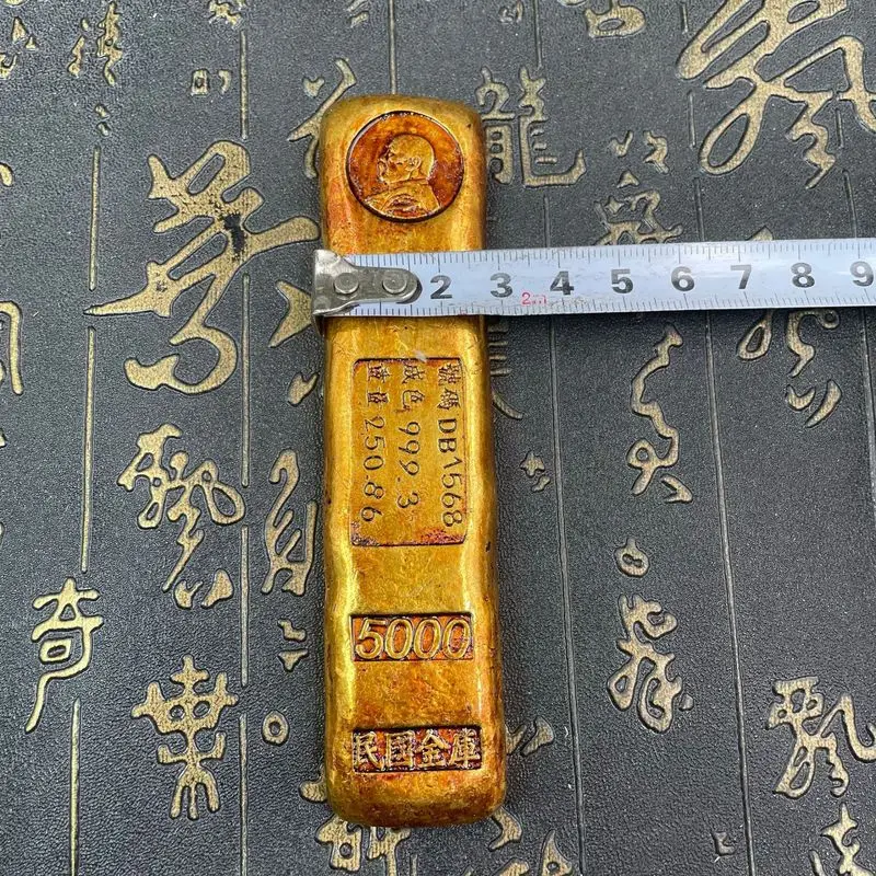 Old bars, ingots, gold nuggets, and brass decorative crafts from the Republic of China