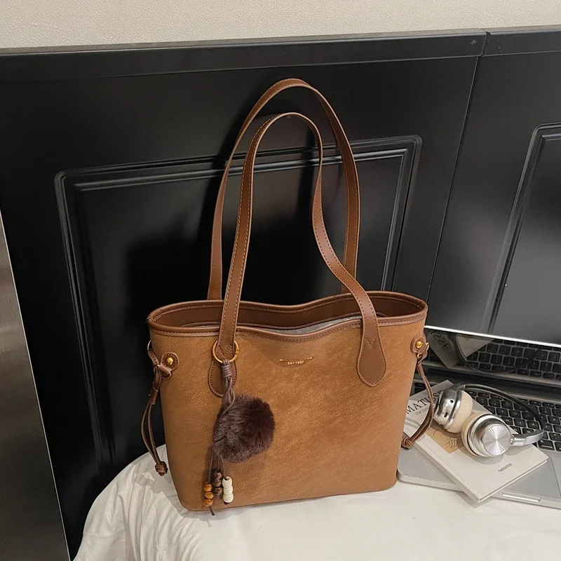 sacs-a-couches-uniques-sacs-fourre-tout-pour-femmes-avec-logo-minimaliste-et-style-vintage-elegants-en-cuir-grande-capacite