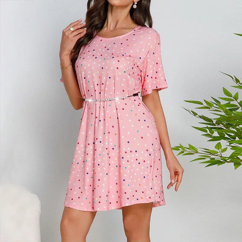 화려한 물방울 무늬 중간 소매 드레스, 진주 허리 조임 디자인, 피부 친화적인 섹시한 나이트가운