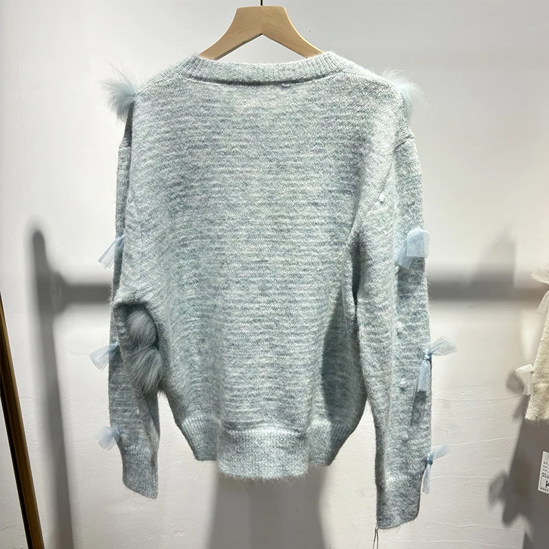 เสื้อสเวตเตอร์ขนสุนัขจิ้งจอกแท้ ดีไซน์โบว์น่ารัก สีฟ้า  คอลเลคชั่นใหม่ปี 2025 เสื้อแจ็คเก็ตถักนิตติ้งขนสัตว์แท้สุดน่ารัก
