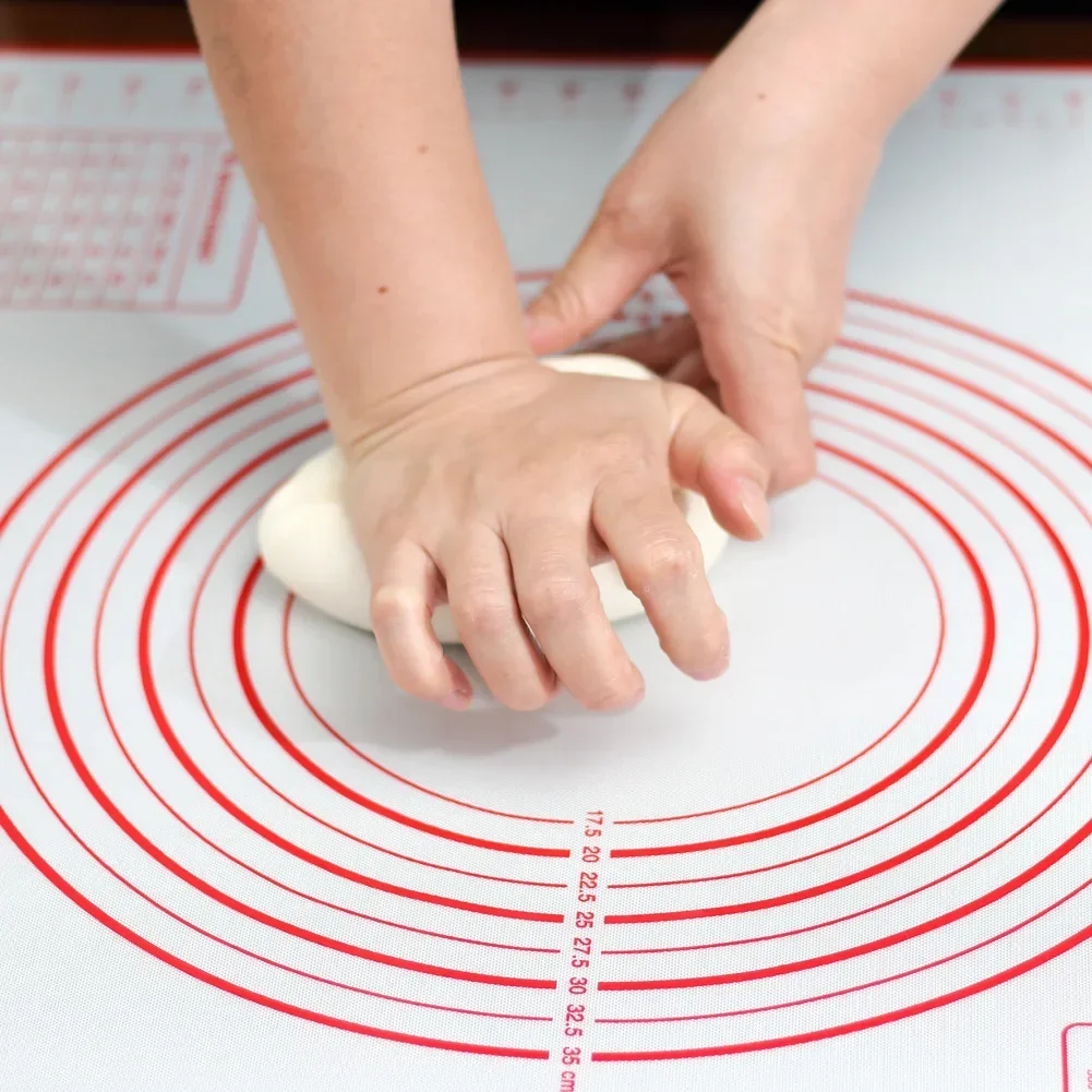 Red/Black Silicone Pad Baking Tools Mat Non Stick Dough Rolling Fondant Mat with Measurement Kitchen Gadgets Cooking Accessories