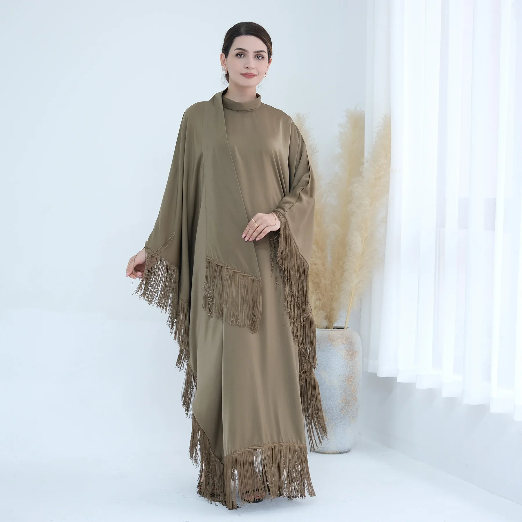 Moroccan Kaftan Muslim Dress Women Beautiful Bat Sleeves Abayas for Women Tassel Turkey Dubai Abayas Elegance Evening Dresses