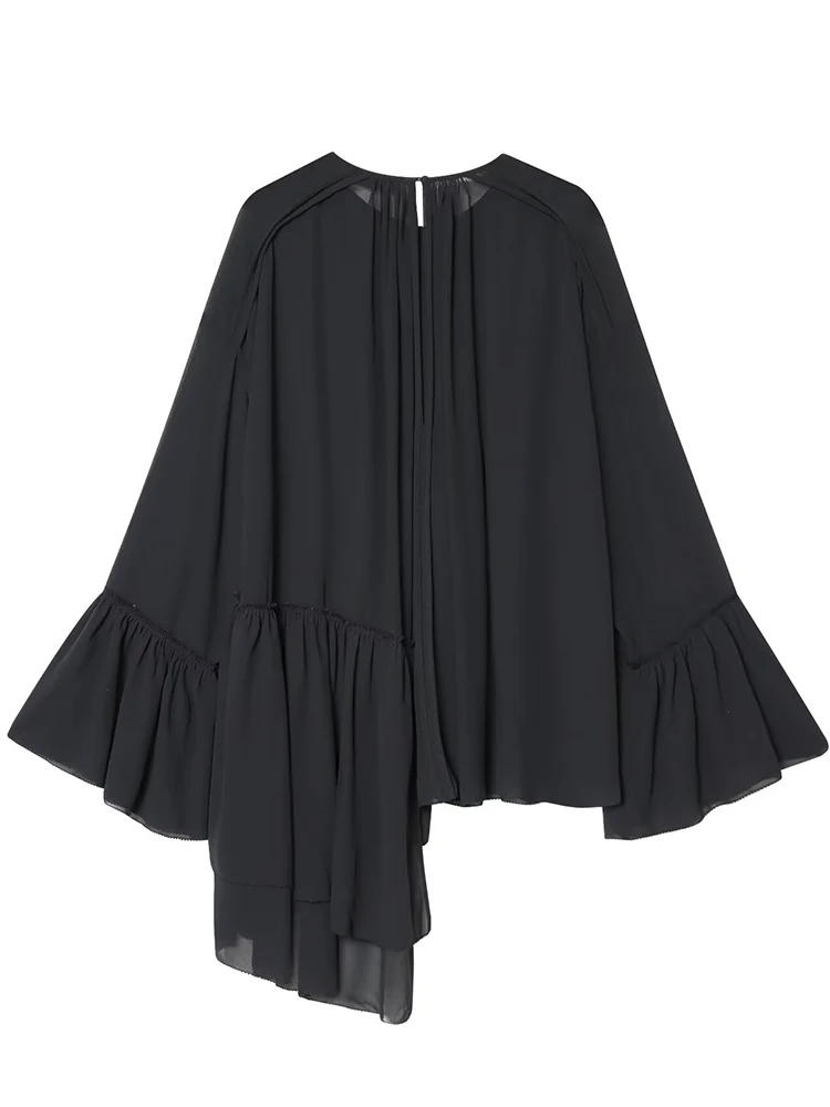 เสื้อผู้หญิงลำลอง 2025 เสื้อแฟชั่นผู้หญิงฤดูใบไม้ร่วง สีพื้น แขนยาว ชายเสื้อไม่สมมาตร ทรงระบาย  เสื้อผู้หญิงสไตล์ไฮสตรีททรงหลวม