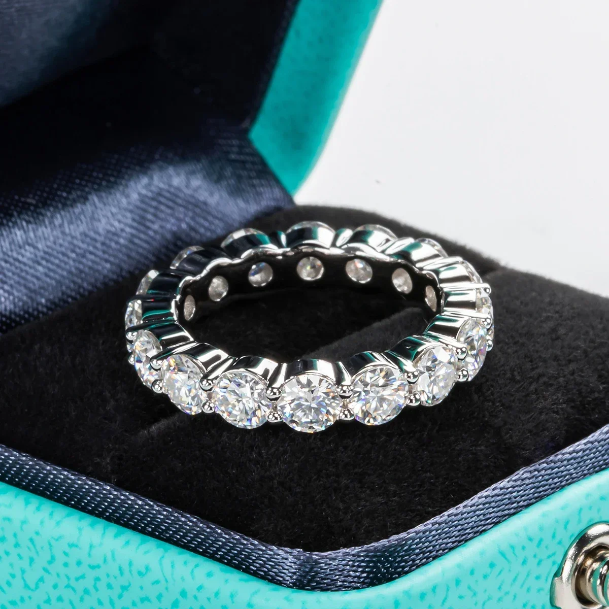 anillo-de-boda-fcgjhw-con-moissanita-de-4-mm-y-5-ct-en-color-d-anillos-de-eternidad-de-plata-de-ley-s925-para-mujer-joyeria-al-por-mayor-2026