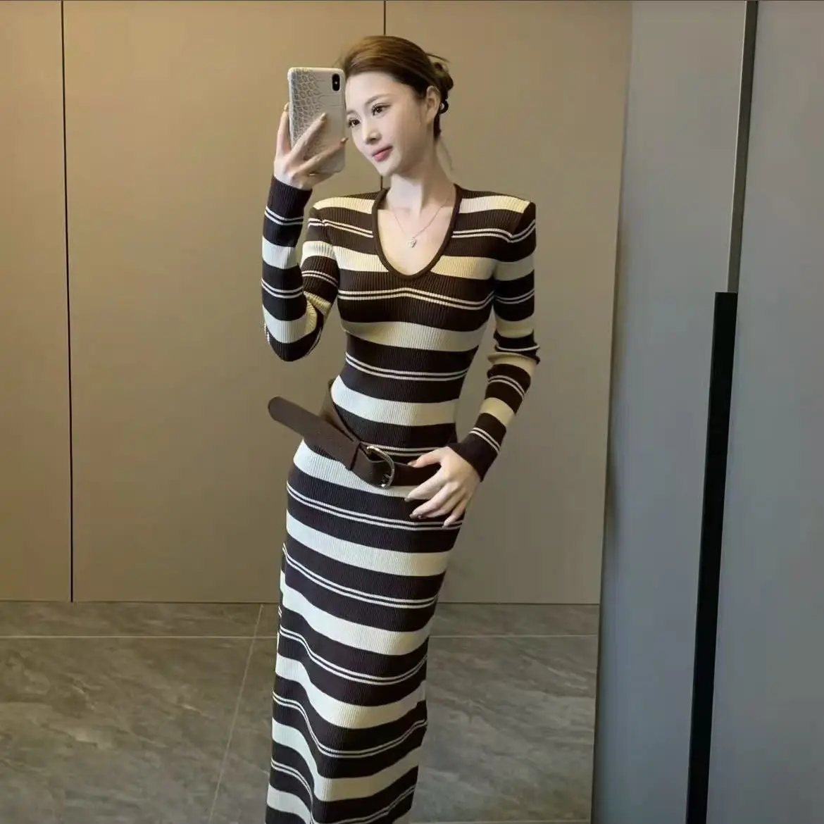 여성 드레스 파티 드레스 여성용 웨딩 여름 새틴 장식 플리츠 미디 드레스 소와레 연회 예술적 패셔너블 섹시