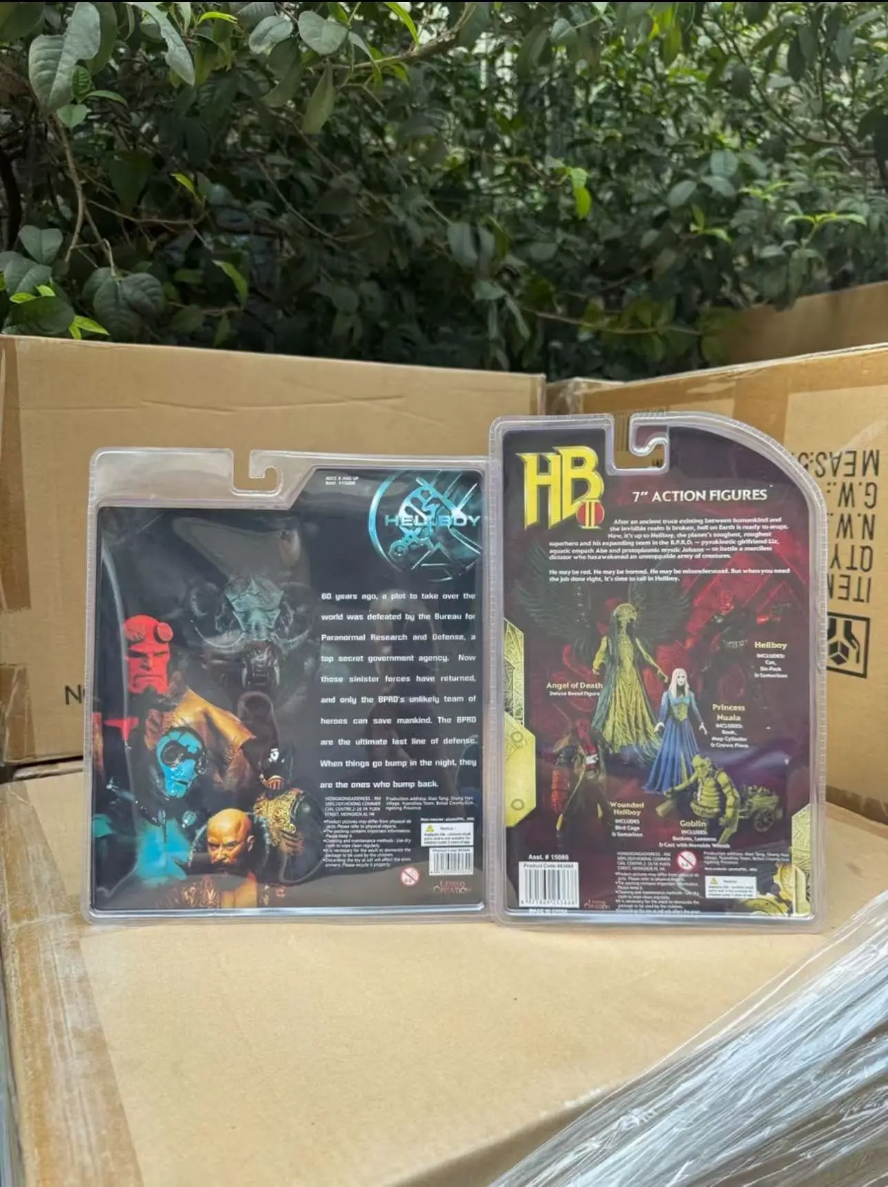 MEZCO Hellboy HELLBOY 7-inci Hands-on