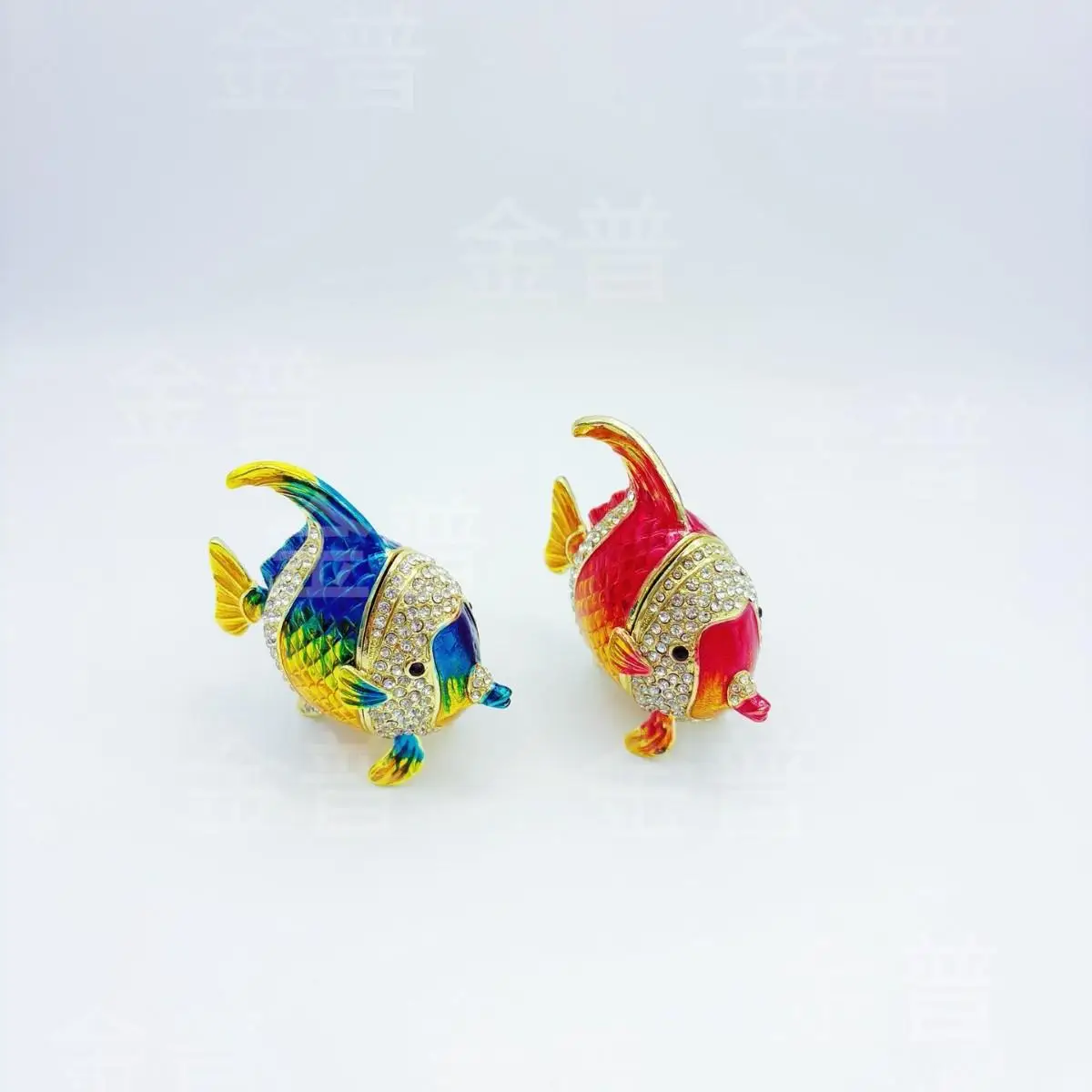 Enamel-colored Jewelry Box Retro Clownfish With Diamond Inlay Decorative Piece Necklace, Ring Stud Earring Storage Box