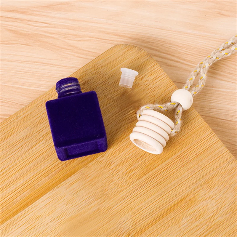 1Pc Five Wire Lid Diamond Shaped Plush Square Mini Glass Empties Bottle Car Essential Oil Diffuser Scent Perfume Bottle Ornament