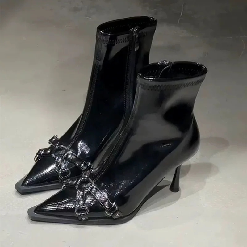 

Ботильоны на шпильке во французском темпераменте, новые женские узкие ботинки на высоком каблуке с острым носком и заклепками по бокам, нескользящие эластичные ботинки на высоком каблуке