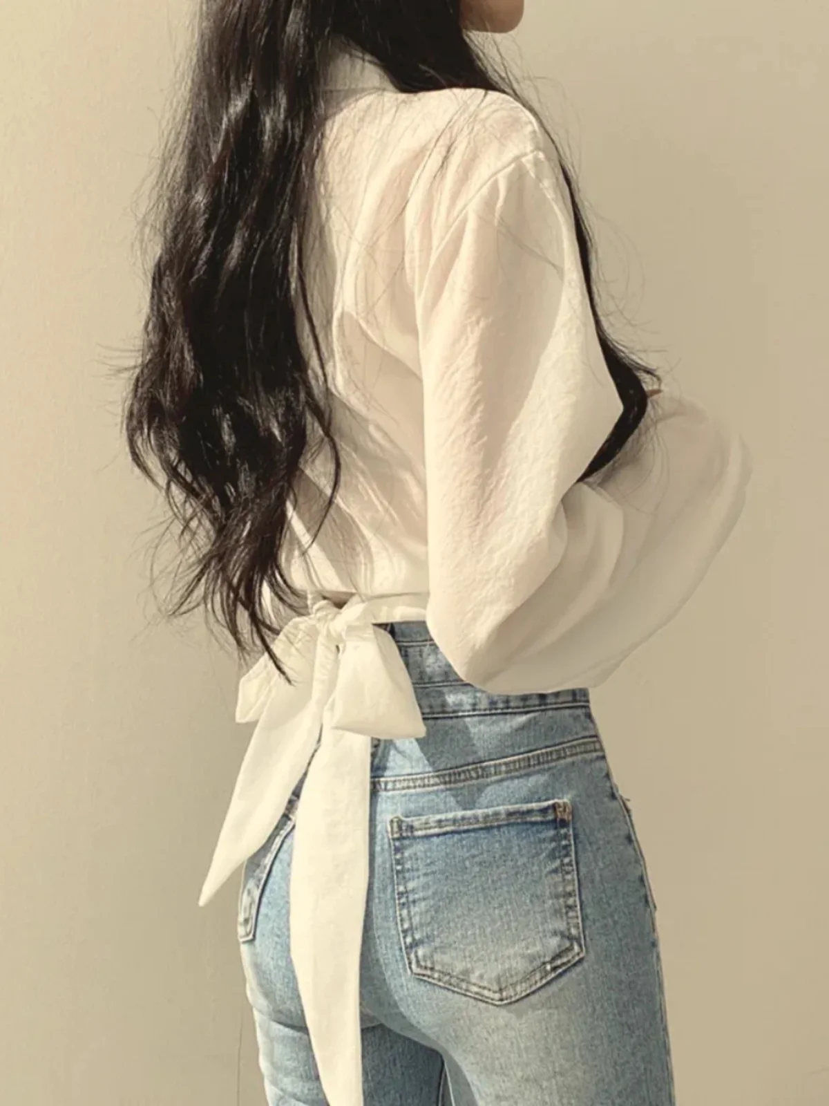 قمصان نسائية بأكمام طويلة من القطن مكشكشة وأزرار سفلية بقصة ضيقة ملابس خارجية أنثوية مريحة للسفر ملابس ربيعية بسيطة #1