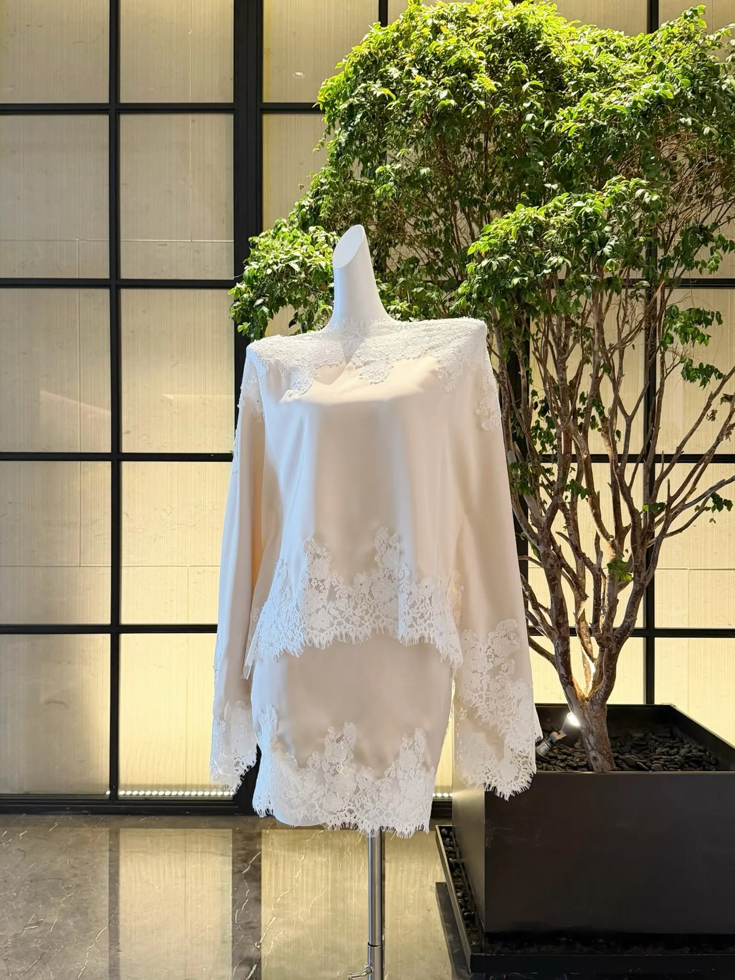 Women's Lace Stitching Set High Waist Shorts + Diagonal Collar Long Sleeve Pullover Top Fashion Ladies Suit