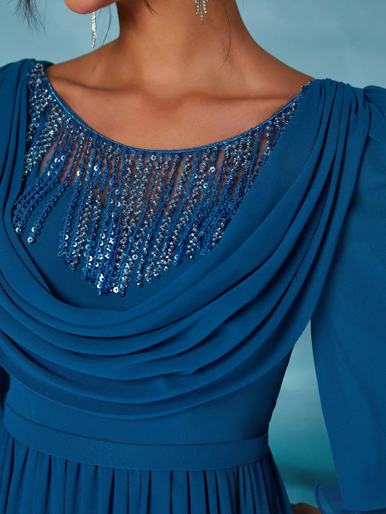 فستان سهرة راقي برقبة دائرية وحواف زهرة مطرزة وشيفون لؤلؤي وصدر ملفوف وأكمام متدفقة #3