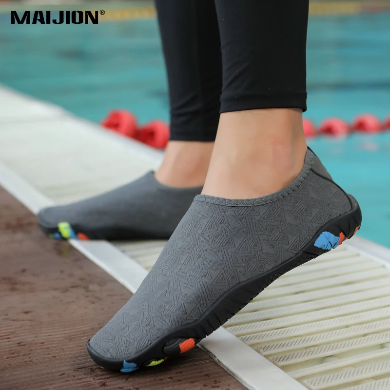 

Breathable Women Barefoot Aqua Shoes Quick Dry Men's Beach Water Sports Shoes Wading Sneakers for Hiking Diving Boating Non-slip