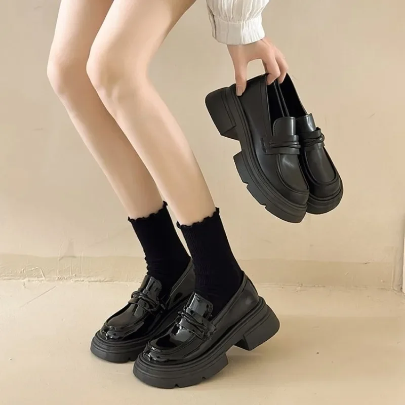 Chunky Casual Woman Shoe Female Footwear Oxfords Clogs Platform British Style Black Flats Shallow Mouth Loafers with Fur Autumn