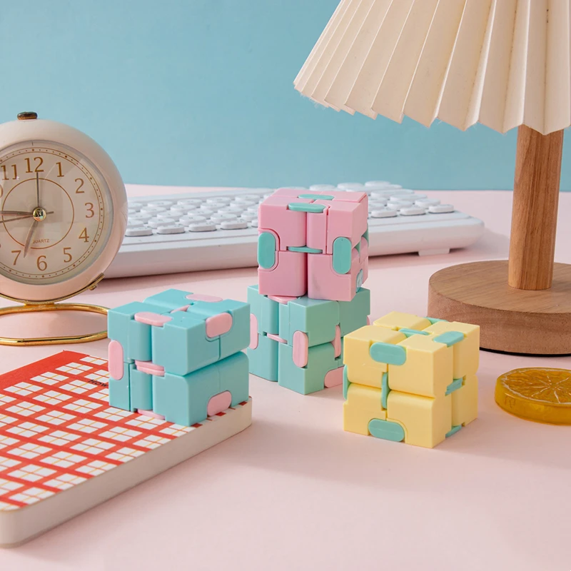 1-4 個マジックパズルキューブ抗ストレス解消おもちゃ大人のための不安解消無限フリップキューブ感覚おもちゃ子供クリスマスギフト