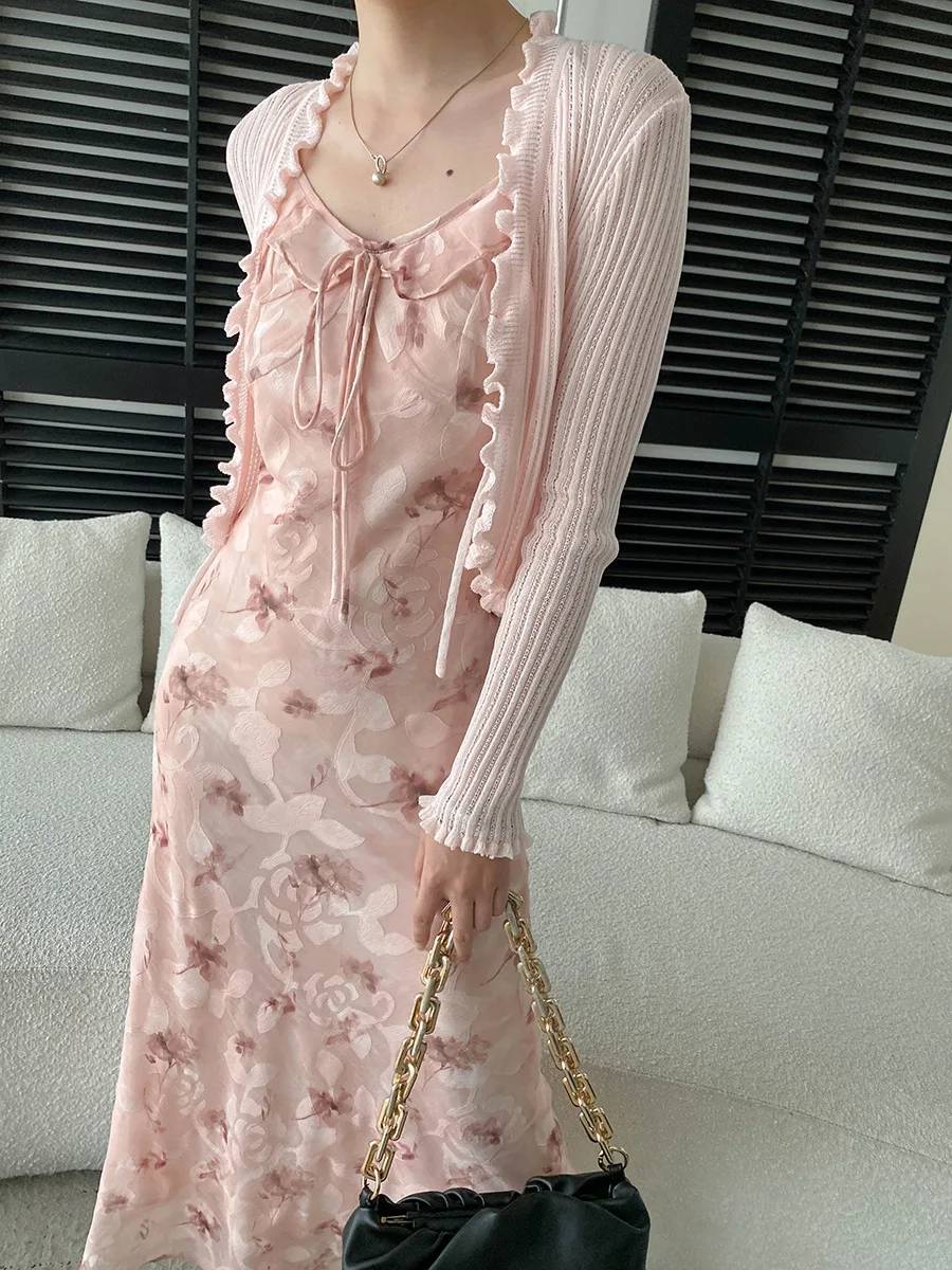 Frühlings- und Sommer-Set für Damen: Rüschenkleid mit Schnürung und Blumenmuster sowie Strickjacke – Detail 7