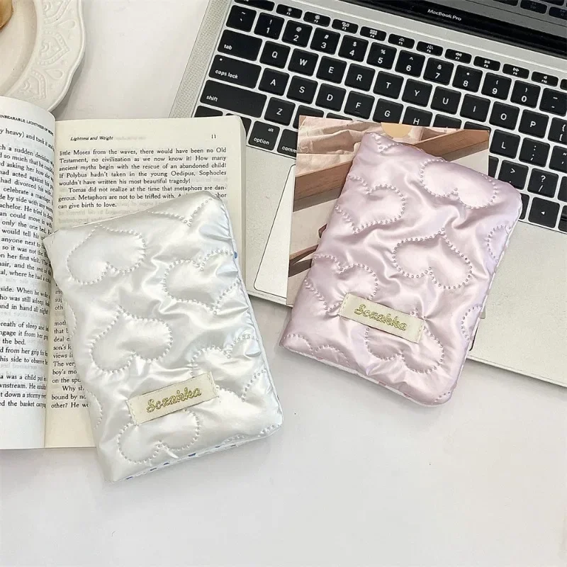 Borse a portafoglio con clip per carta di credito e biglietto ID da donna con fiocco impermeabile a forma di cuore. Simpatico porta passaporto con fiocco coreano per le donne che viaggiano