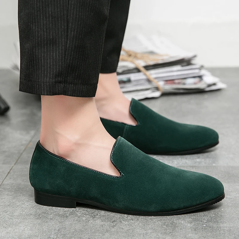 Slip-on men\'s shoes English small leather shoes frosted pointed lazy shoes men\'s hair stylist leather shoes flip fur beans shoes