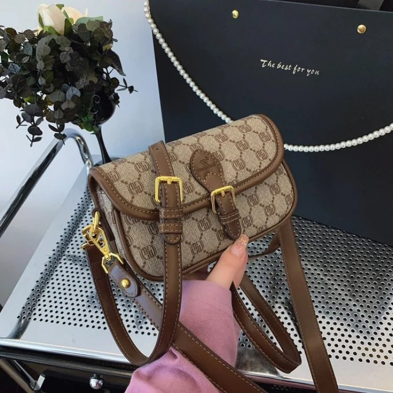 حقيبة ساعي جلدية فاخرة للنساء، حقيبة كتف كروس، حقيبة يد مصممة، محفظة أنيقة ومتعددة الاستخدامات