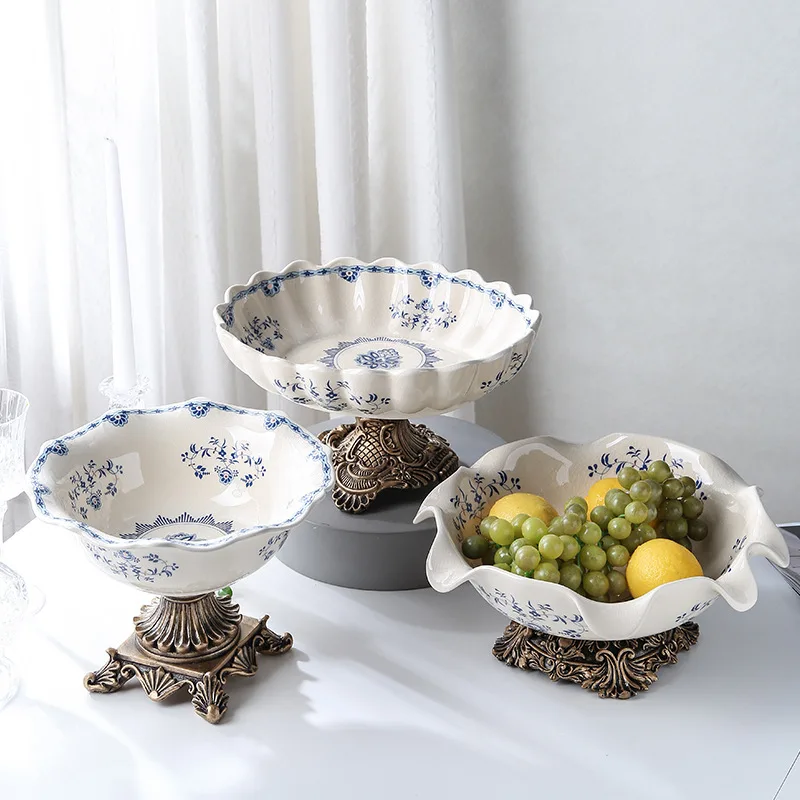 

Chaozhou middle ancient Tang grass blue and white porcelain high foot ceramic fruit plate creative retro fruit plate living room