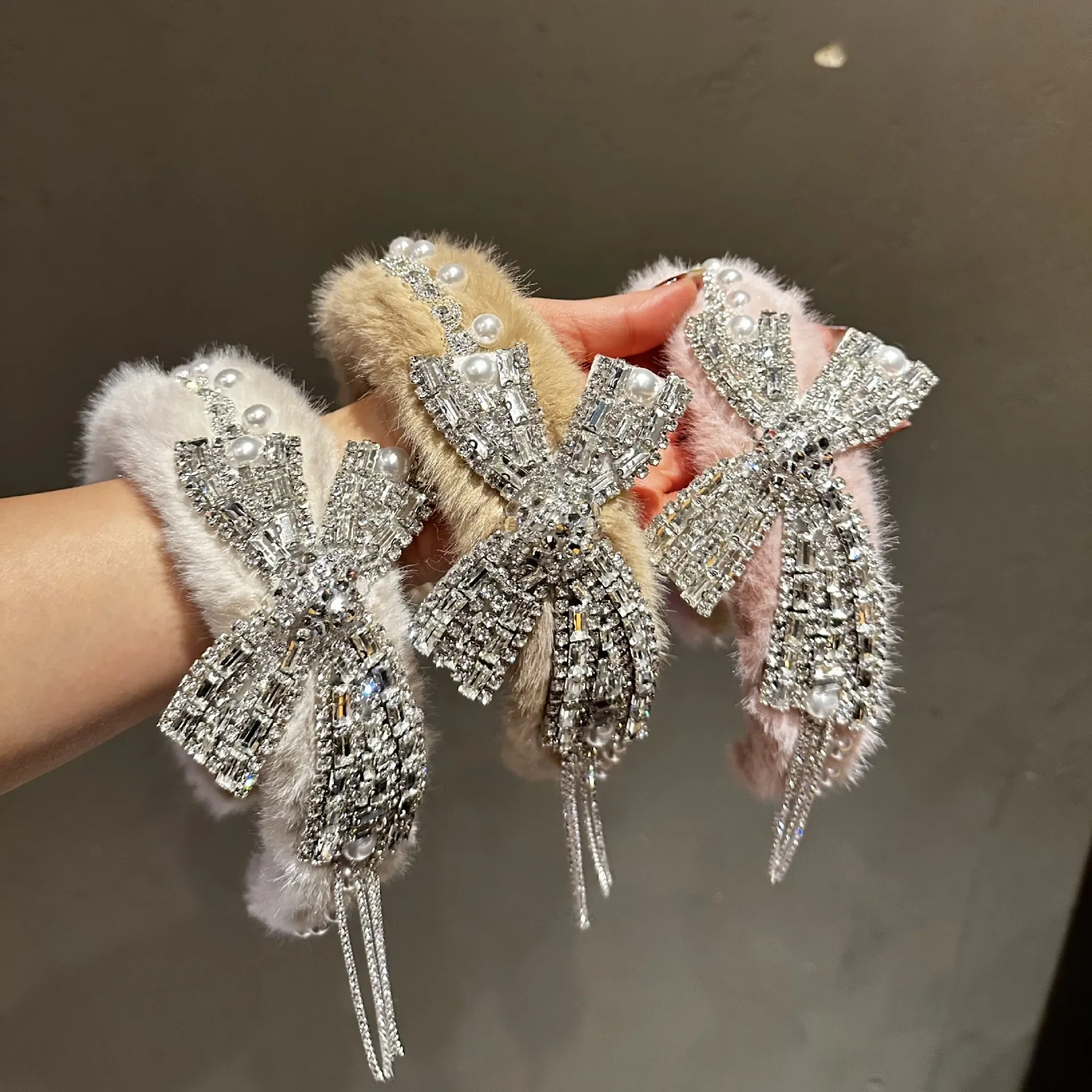 Women Luxury Winter White Pink Faux Fur Headbands High Quality Crystal Chian Hair Band Lady Hair Hoop Furry Gift