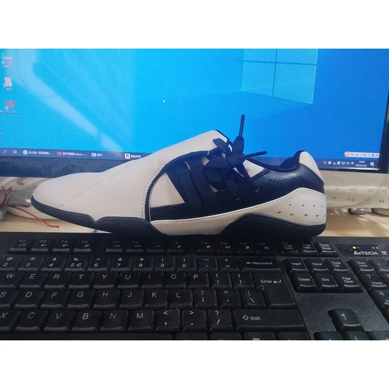 العلامة التجارية الكلاسيكية المهنية فنون الدفاع عن النفس التدريب حذاء أعلى جودة الشباب التايكوندو حذاء مصمم اللياقة البدنية التدريب القتال حذاء رياضة