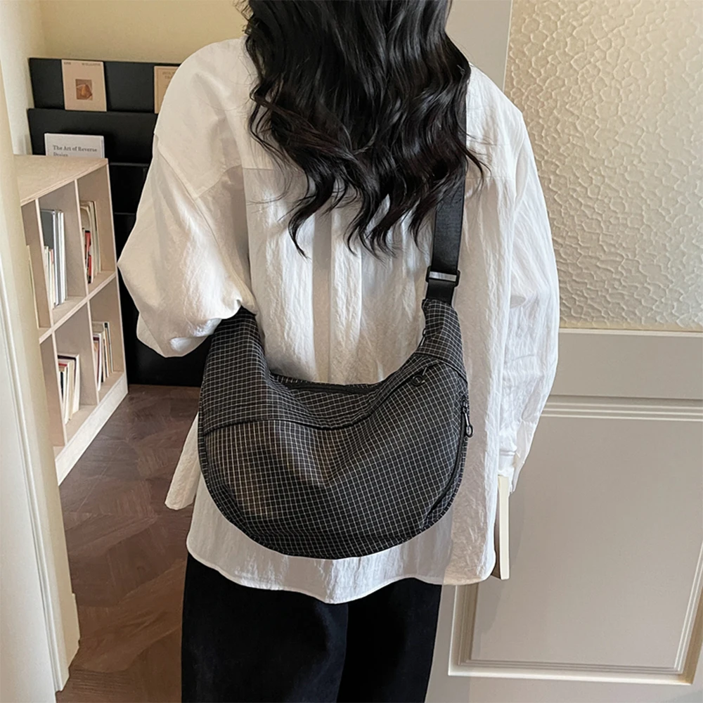 

Leisure Large Capacity Oxford Cloth Dumpling Bag, New Fashionable Shoulder Bag, Lightweight Sports Crossbody Bag