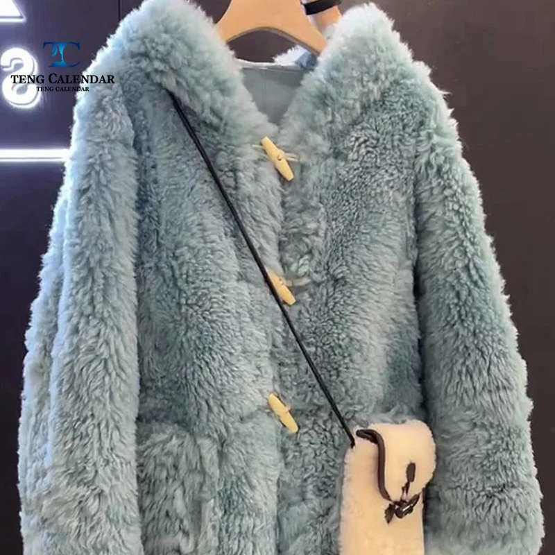 فرو مقلد، معطف فرو متعدد الاستخدامات على طراز هيبورن متوسط الطول بغطاء للرأس من القطيفة على شكل قرن، شتاء نسائي 2025 #1