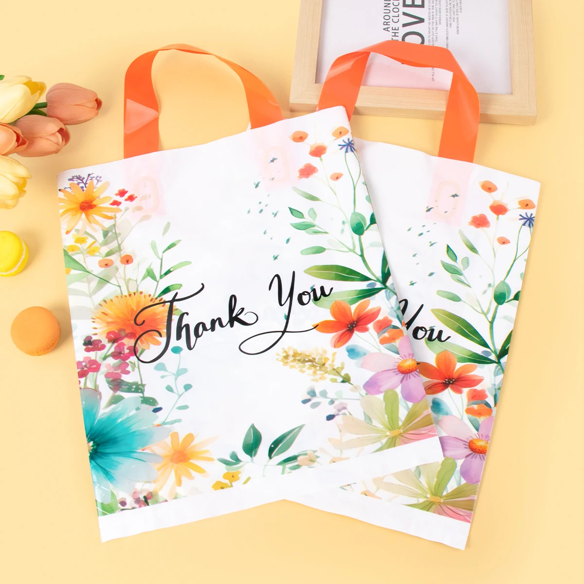 10Pcs Plastic Thank You Gift Bag with Handles Floral Pattern Thank You Tote Bags Birthday Party Wedding Favors Packing Bags