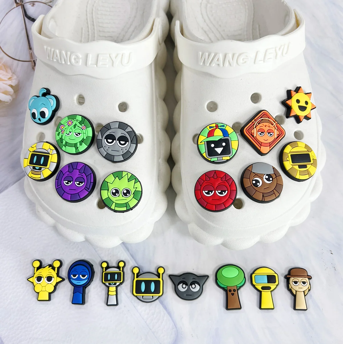 30pcs Sprunki Plush Game Series Shoe Charms Cartoon Clog Sandal Shoes Accessorie Wristband Hole Slipper Decoration Buckle
