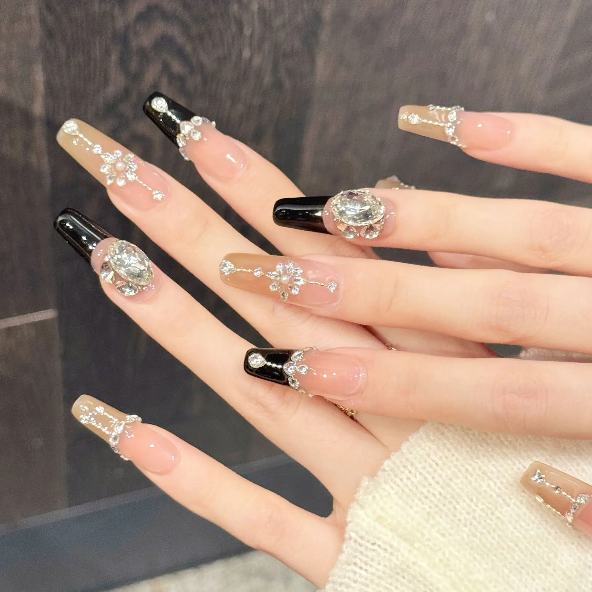 10 Stück handgemachte Nägel zum Aufdrücken, glitzernd, voller Diamanten, Dekor, künstliche Nägel, tragbar, leicht, luxuriös, Katzenauge, künstliche Nägel, schwarze französische Spitze