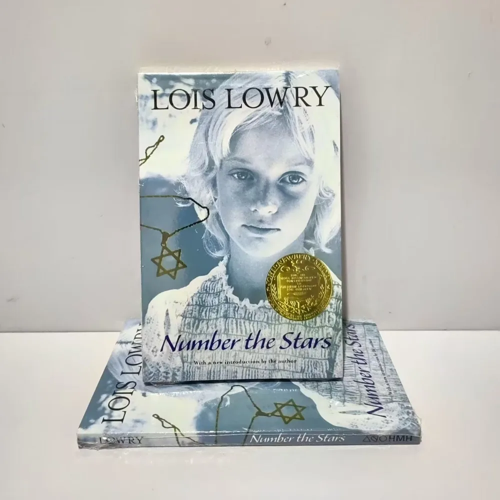 

Number the Stars Lois Lowry Newbery Literary Fiction English Version Novel Story Book Tale