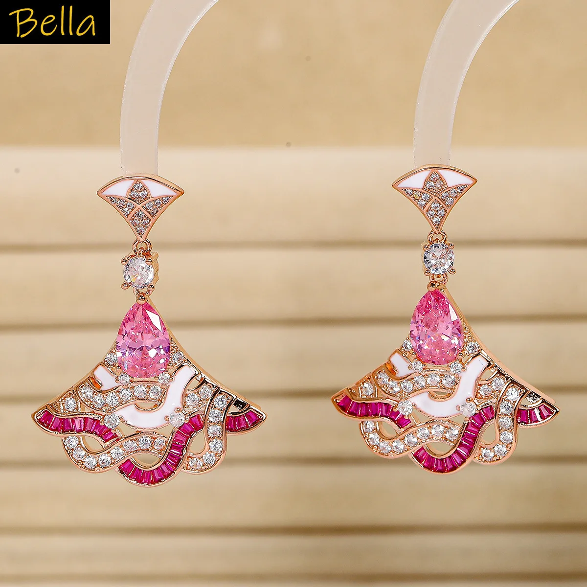 

2025 unique earrings pink fan shaped pendant luxury jewelry evening party wedding bridal earrings jewelry gift female