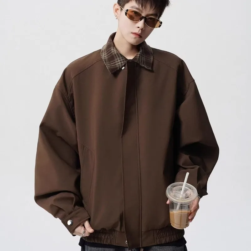 سترة أمريكية فضفاضة ذات طية صدر السترة الراقية للرجال لخريف وشتاء جديد غير رسمي مرقع مكون من قطعتين معطف بني للطيران