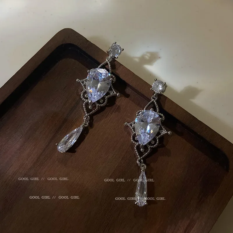 BELLA925 Silver Needle Drop Zircon Earrings