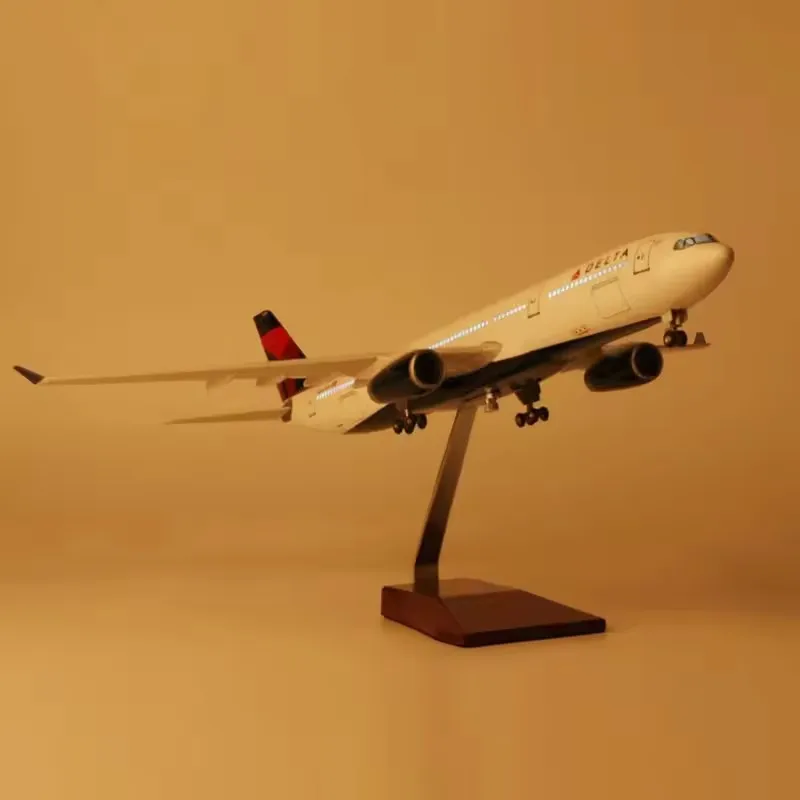 2025 New 1:135 Scale Model AIR DELTA A330 Airlines Airway W Base Wheel Lights Resin Aircraft Plane Toy Collection Display Gifts