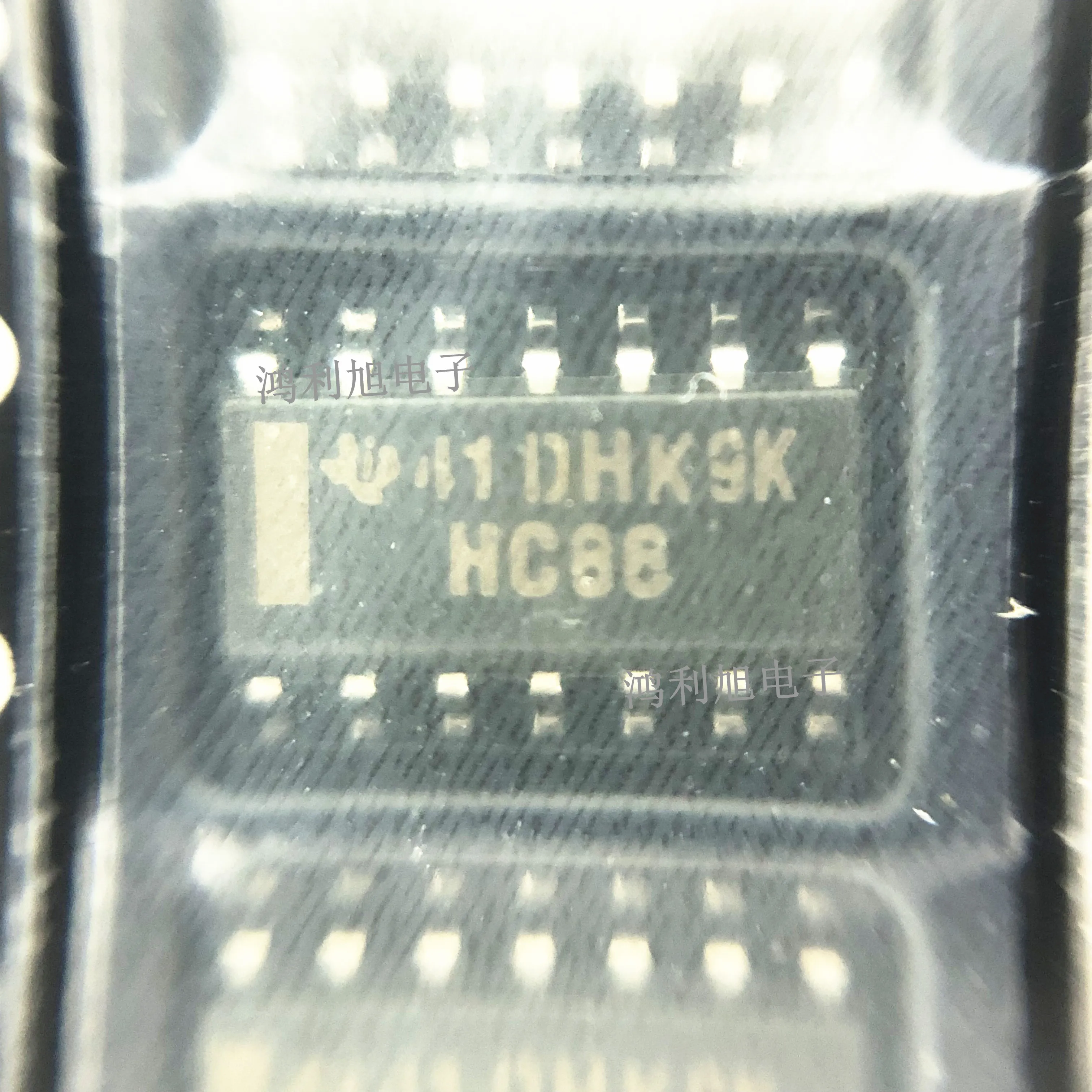 20PCS/Lot SN74HC86DR MARKING:HC86 XOR Gate 4-Element 2-IN 14-Pin SOIC T/R