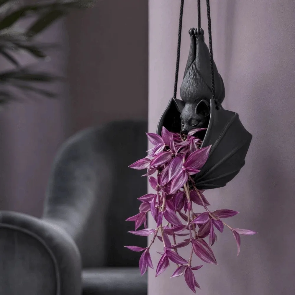 Gothic Style Bat Hanging Planter Plastic Creative Hanging Succulent Planter Whimsical Black Wall Plant Pot Halloween