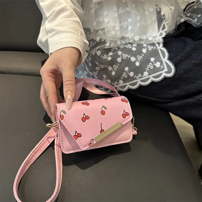 

Лето 2022, нишевая квадратная сумка, модная женская сумка через плечо, милая мини-тоут, милая сумка через плечо, шикарный клатч «день-ночь» ​